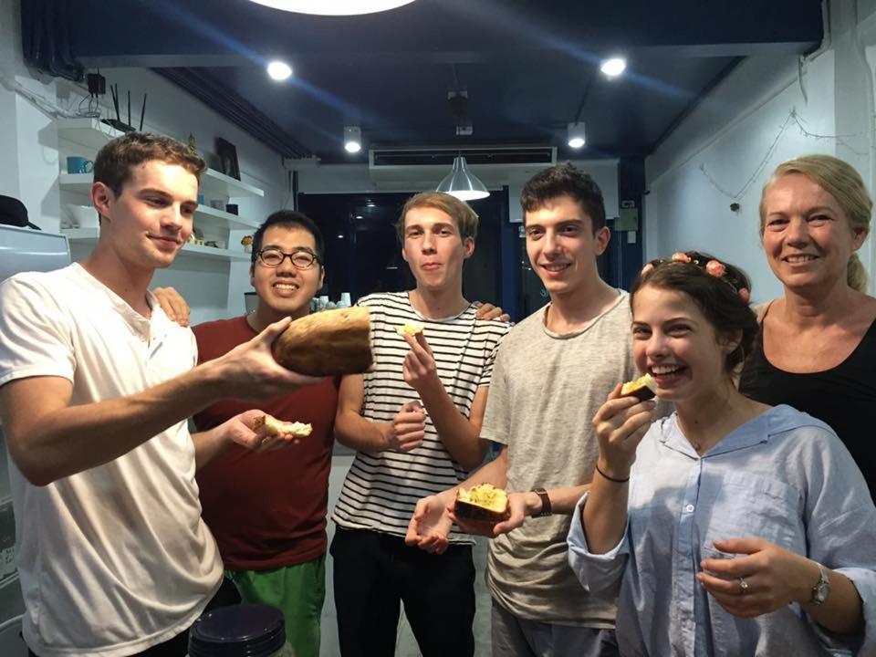 Local Time Bangkok Hostel&Cafe Kültér fotó